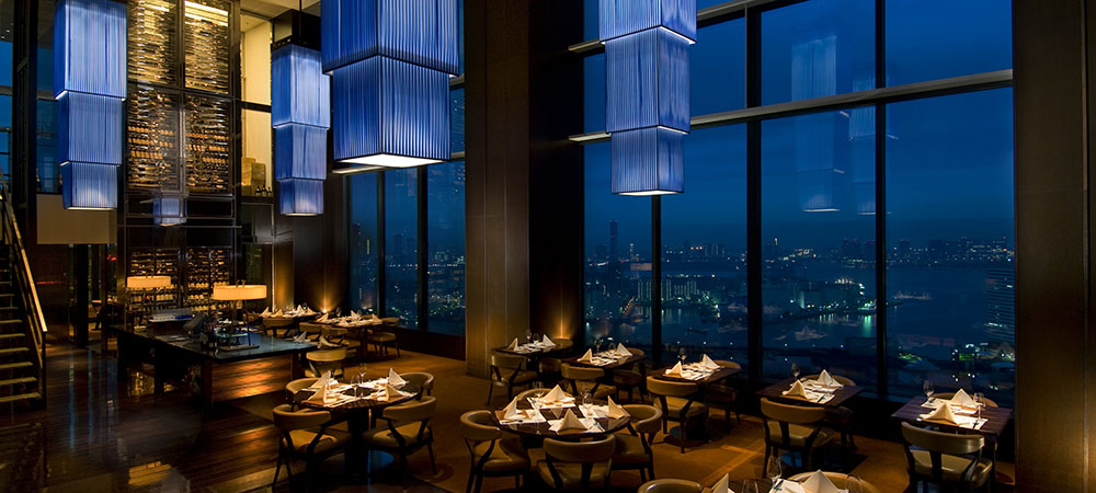 【お誕生日や特別な記念日に】東京湾の夜景を望む 選べるディナー&朝食ビュッフェ付宿泊プラン(コンラッド・ベア付)